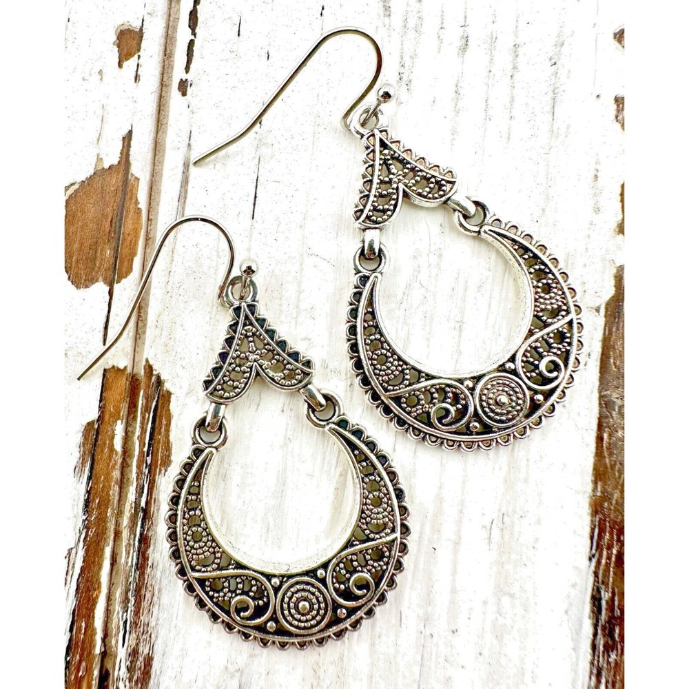 Silver Tone Carved Filigree Moroccan Folklore Design‎ Earrings